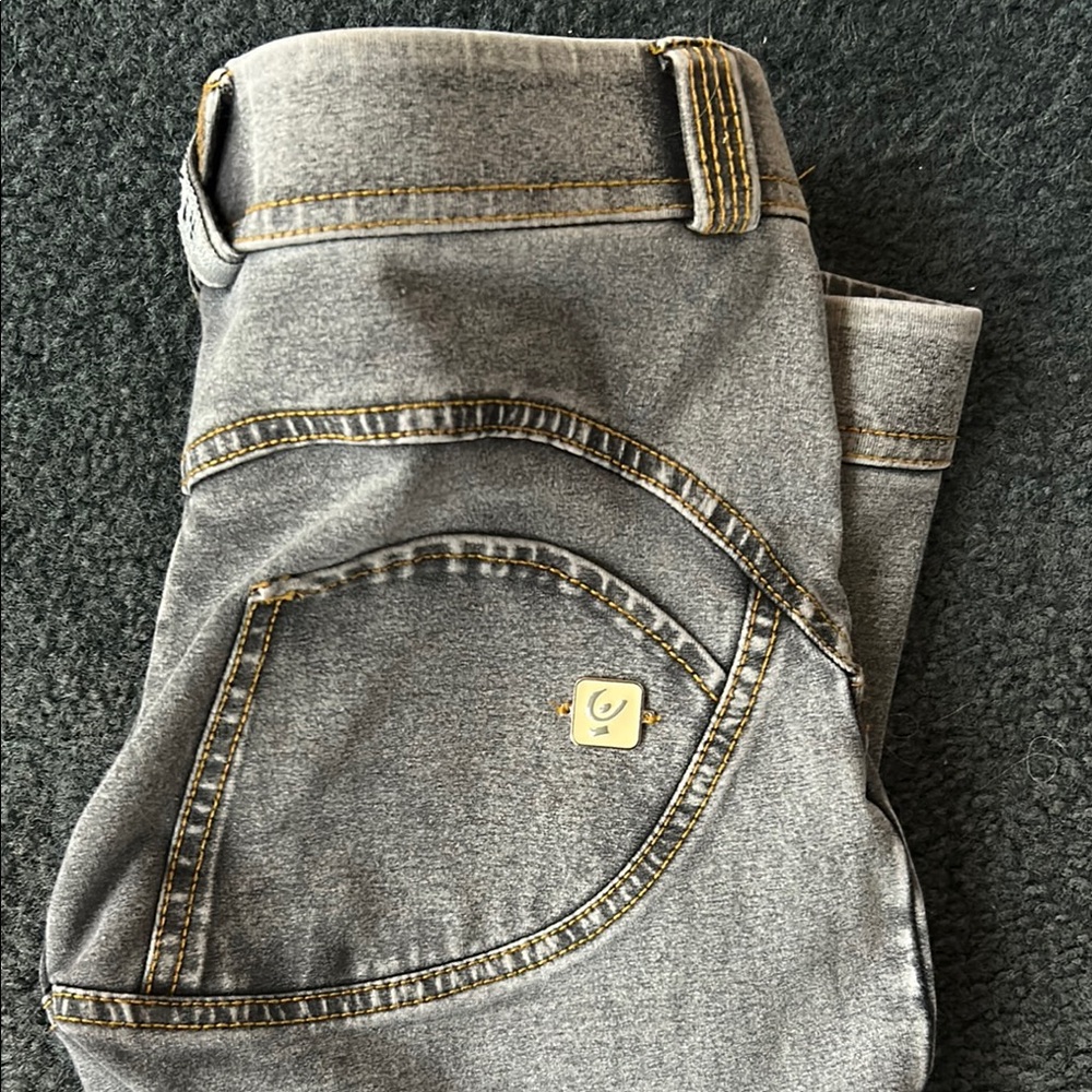 Freddy Gray Jeggings with Classic Denim Look
